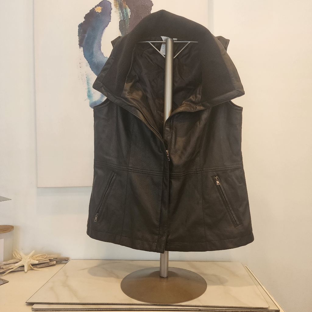 Liz Claiborne, Women's, Size Medium, Black Faux Leather Zip-Up Vest!
